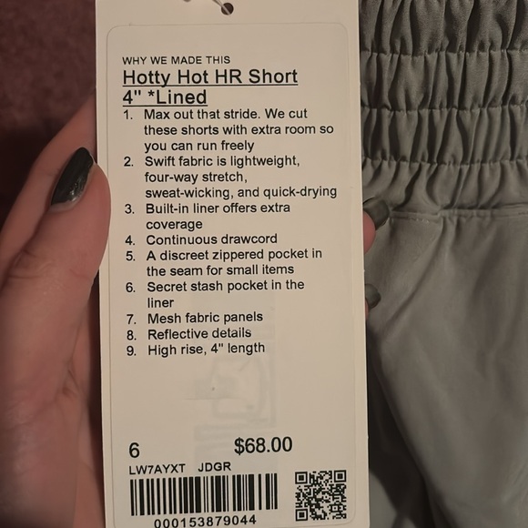 Lululemon hotty hot 4 inch shorts - Picture 3 of 3